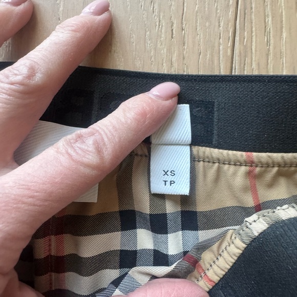 Burberry Classic Checkered Women's Leggings - Picture 6 of 9